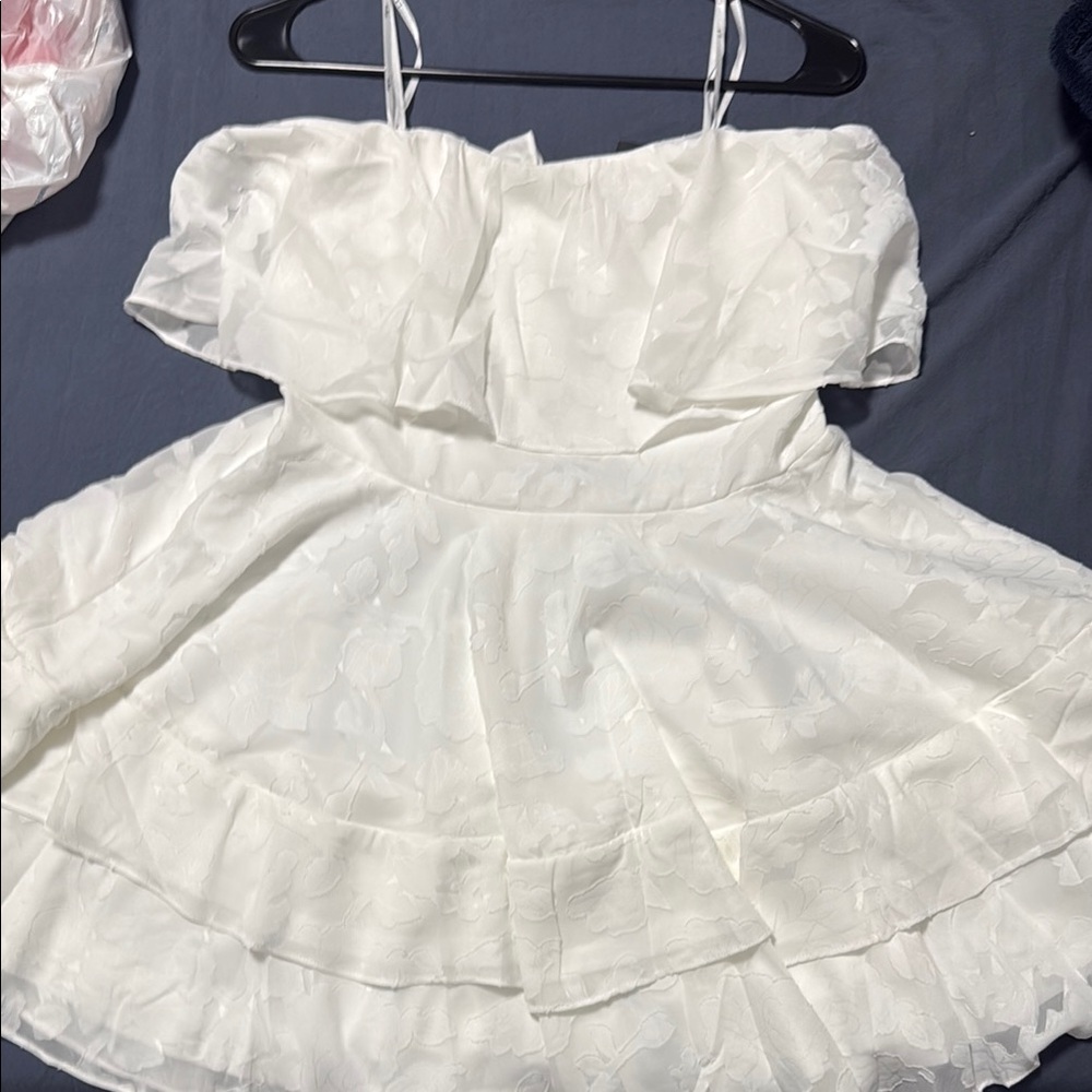 Charming White womans Dress